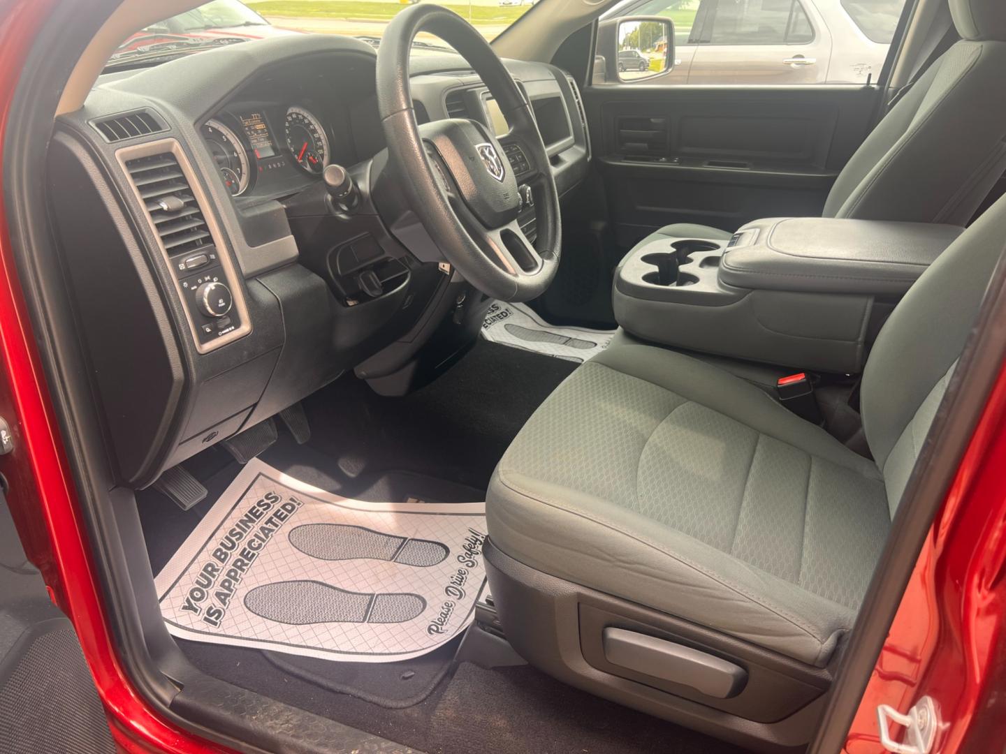 2015 RED RAM 1500 Tradesman Quad Cab 4WD (1C6RR7FT7FS) with an 5.7L V8 OHV 16V engine, 8-Speed Automatic transmission, located at 1633 W Kimberly, Davenport, IA, 52806, (563) 323-5341, 41.559456, -90.598732 - Photo#7